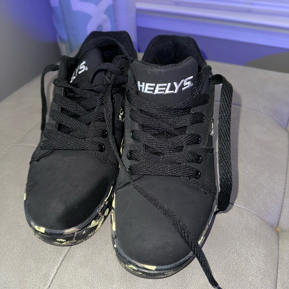 Heely's - Picture 5 of 7